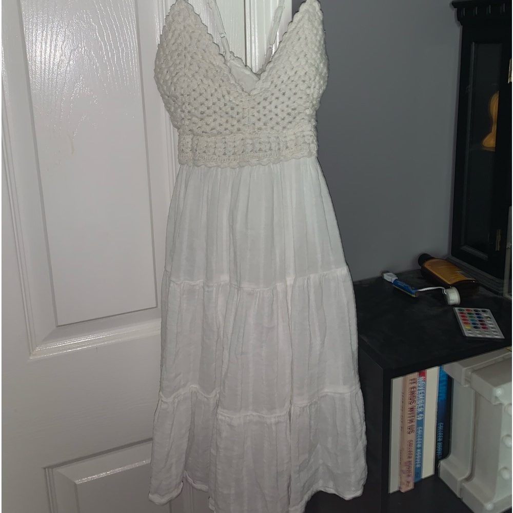 •• White Aerie Sundress ••